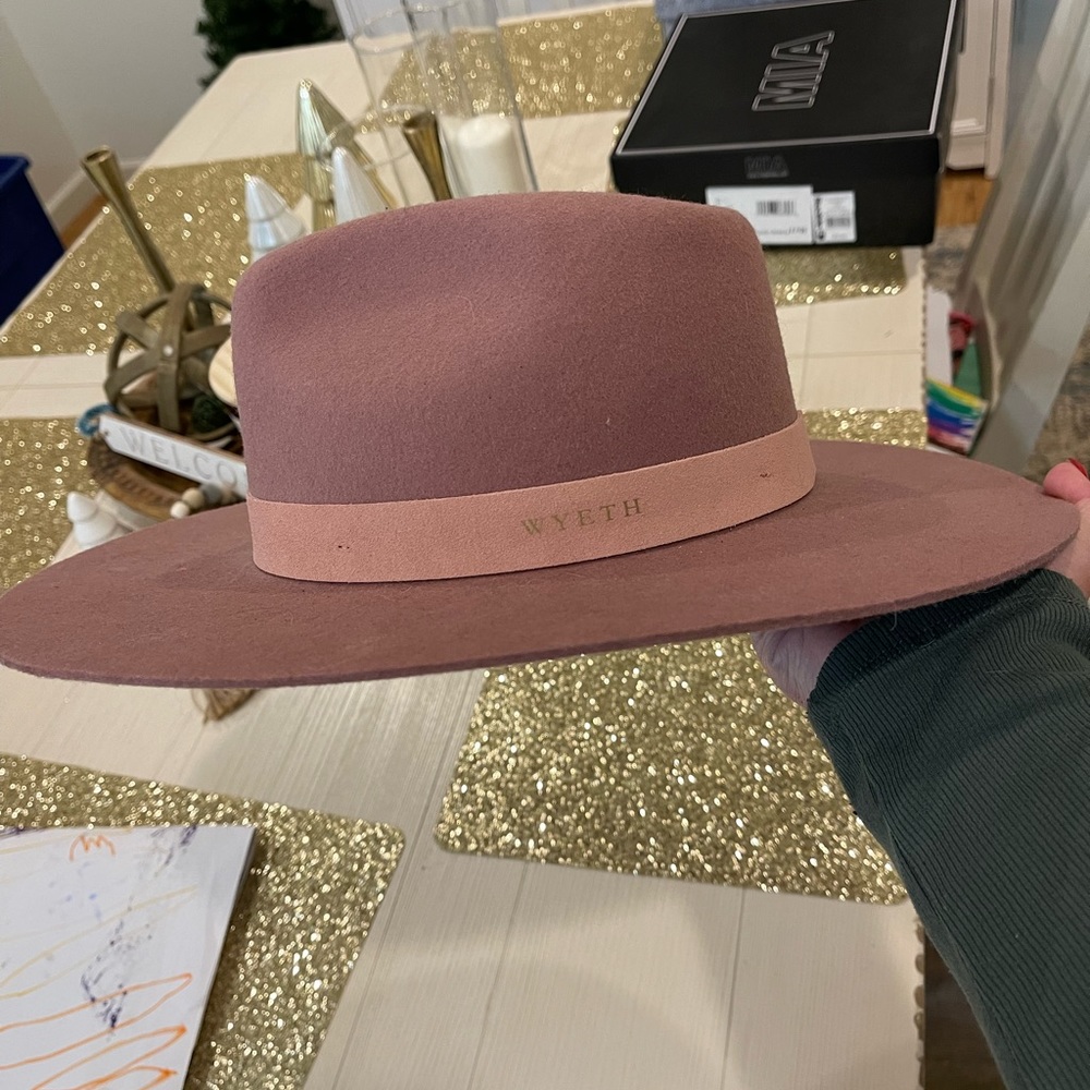 Wyeth women’s hat